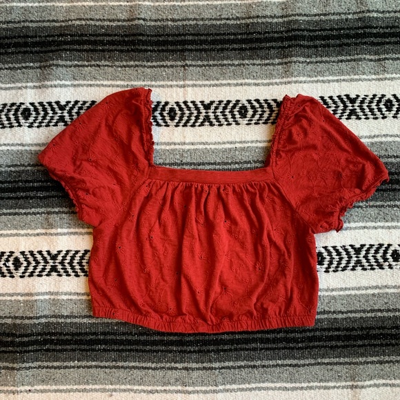American Eagle Red Eyelet Puff Sleeve Crop Top Size L - Picture 2 of 7